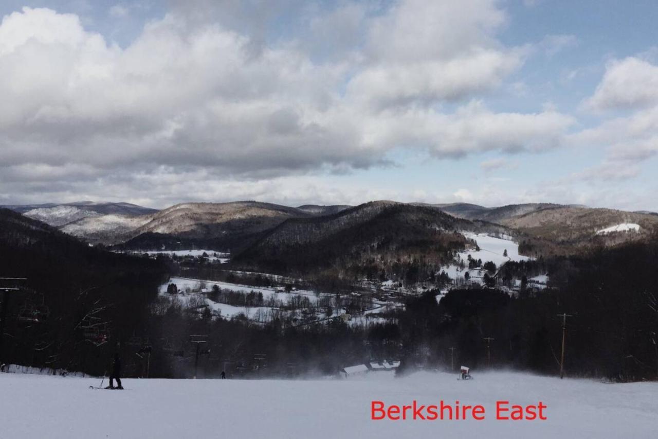 2 Bed Berkshire Getaway Minutes To Jiminy Peak Ski Hancock Esterno foto